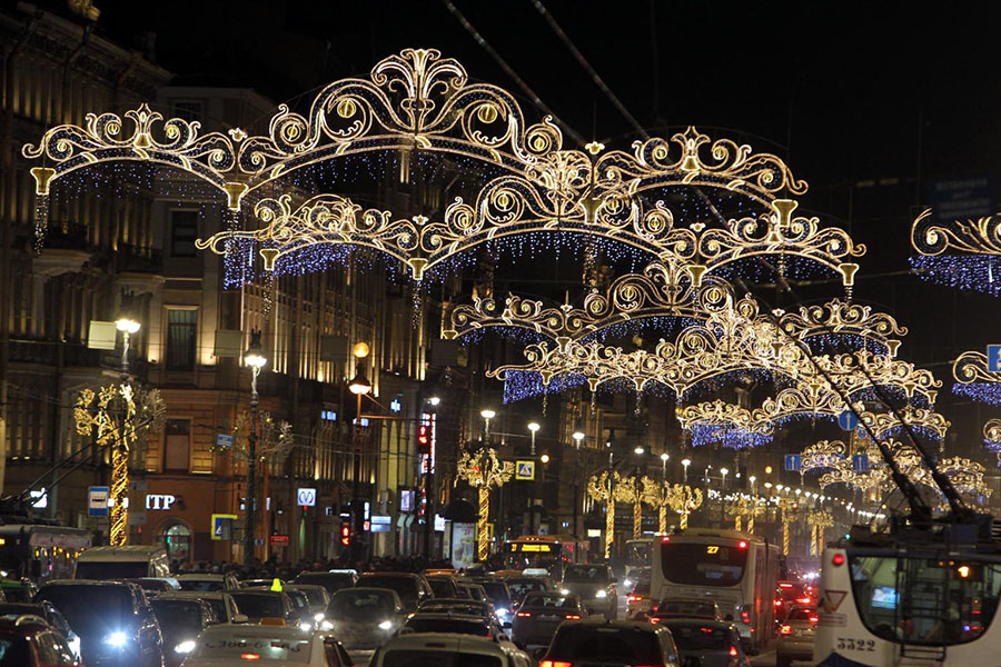  Оформление и украшение улиц, площади Москвы на День города